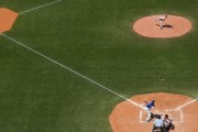 国际热身赛国足爆冷 球迷呼吁加强防守，国足热身赛大胜
